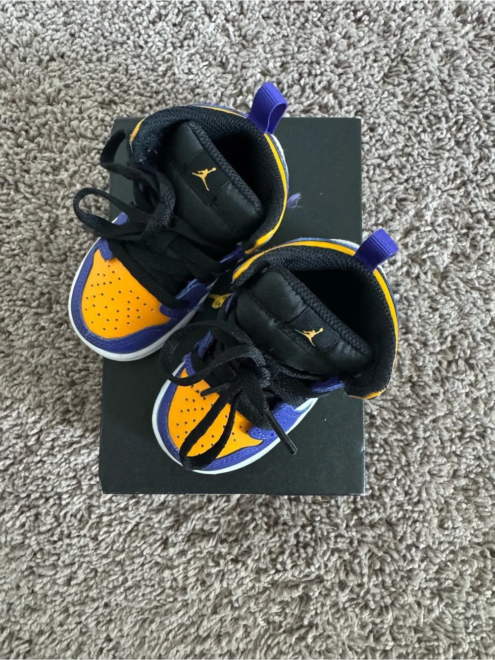 Nike Air Jordan 1 Mid Lakers